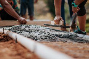 beton storten en aansmeren